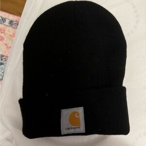 Black carharrt beanie